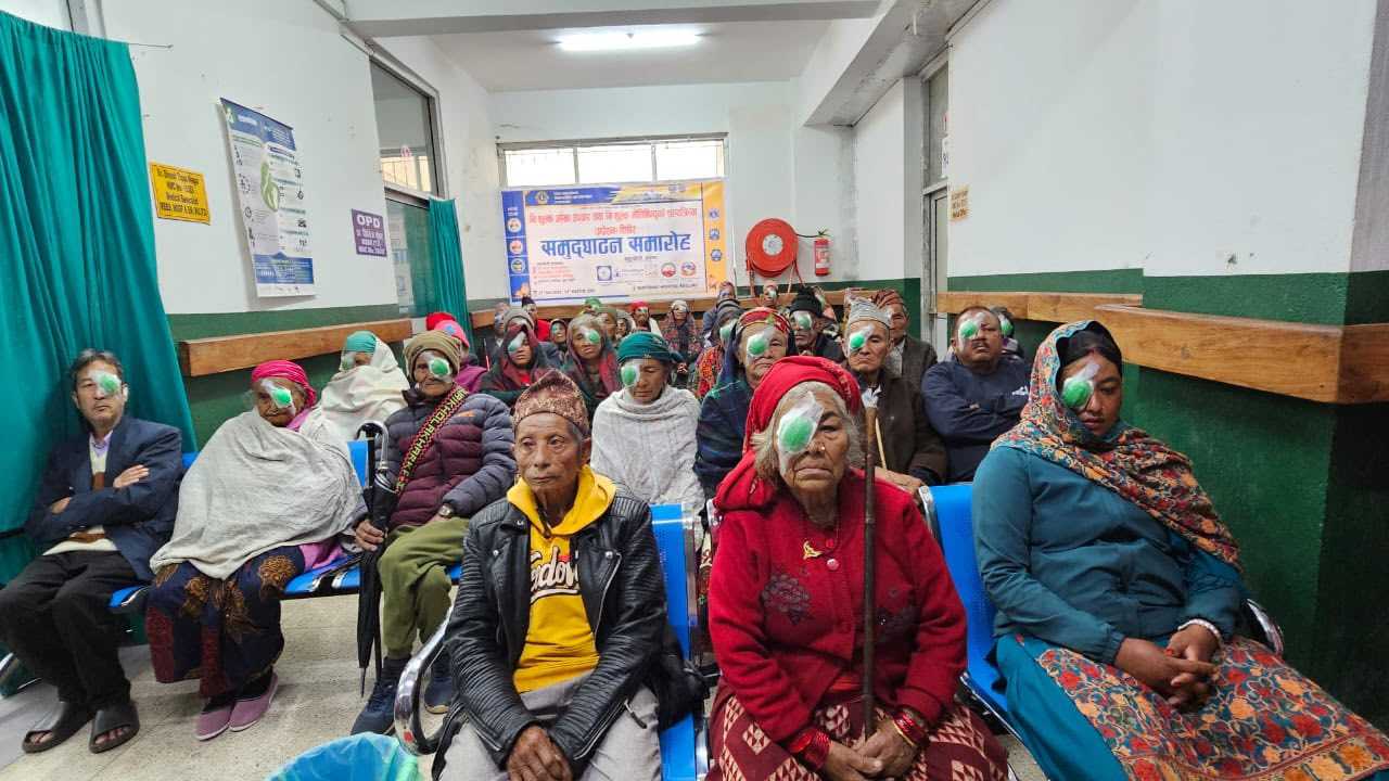 पायक पर्ने स्थानमा  निःशुल्क आँखा शिविर सञ्चालन गर्दा